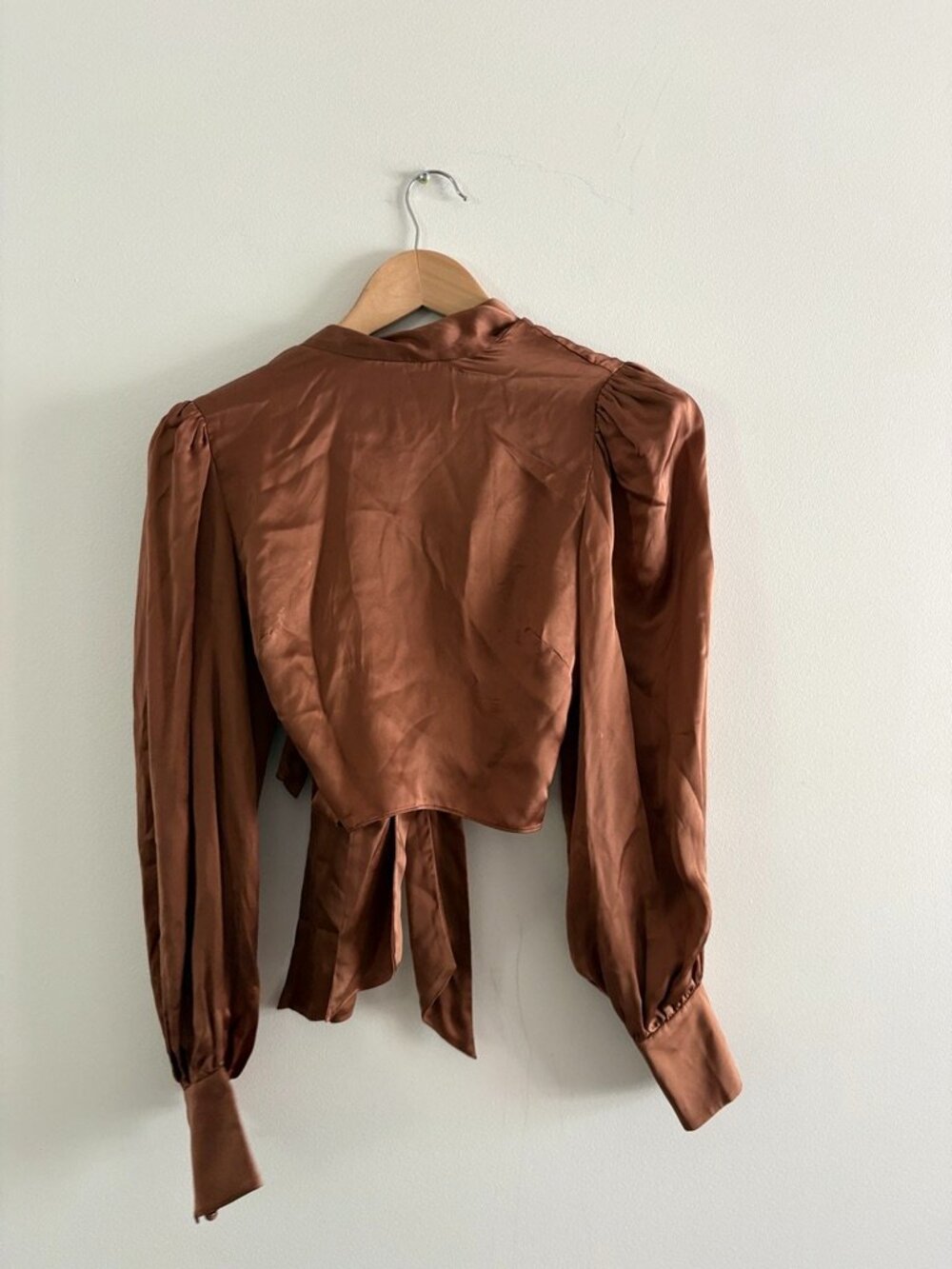 Aritzia Wilfred Leigh Blouse High Shine Backless Satin Brown Copper Size XS - Picture 6 of 8